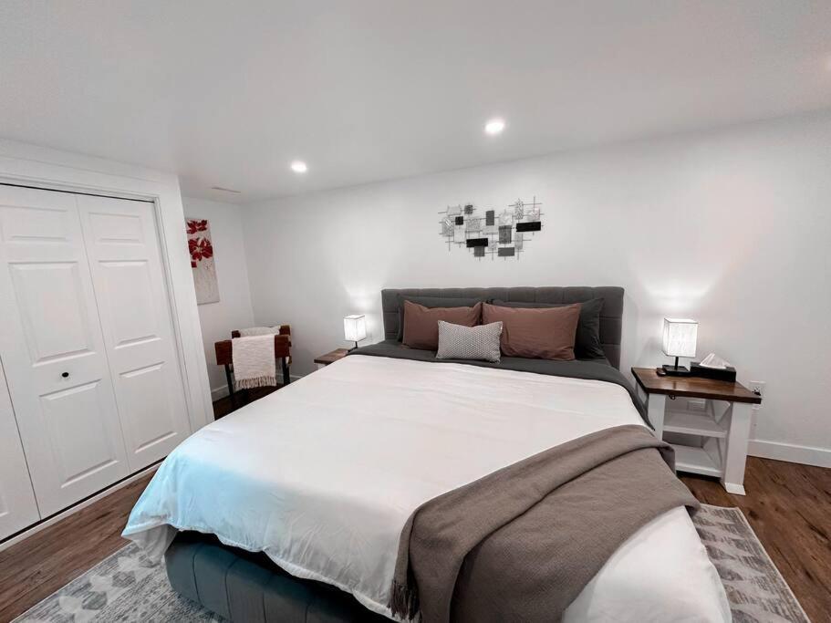 The Victoria Suite In Elora- King Bed Εξωτερικό φωτογραφία