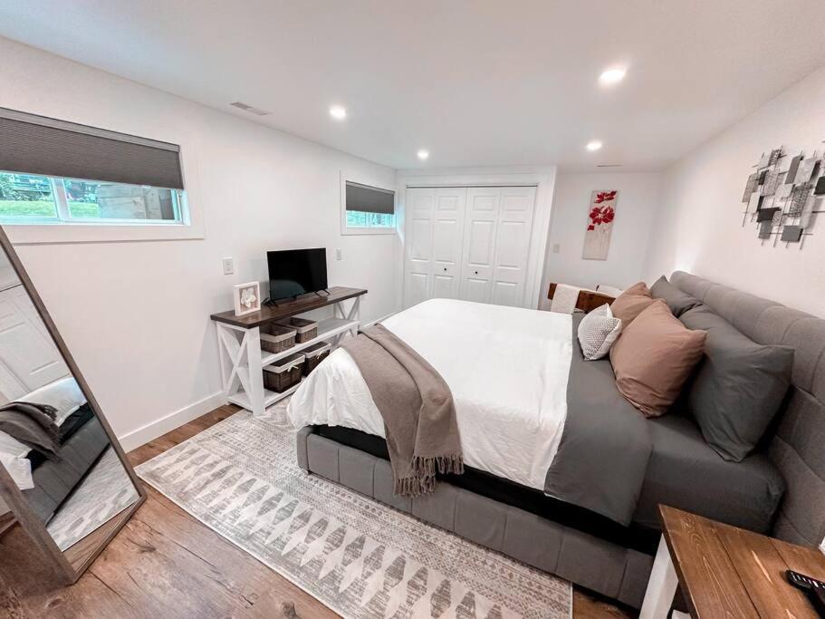 The Victoria Suite In Elora- King Bed Εξωτερικό φωτογραφία